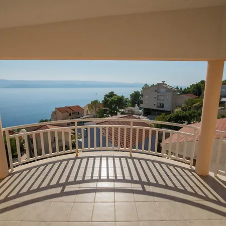 Pero 3 Min Walk To The 3*