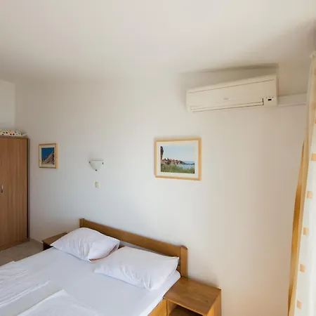 Pero 3 Min Walk To The 3* Lokva Rogoznica