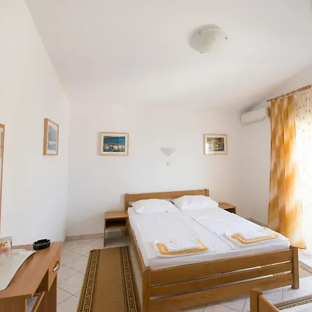 Pero 3 Min Walk To The 3*