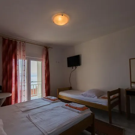 Pero 3 Min Walk To The