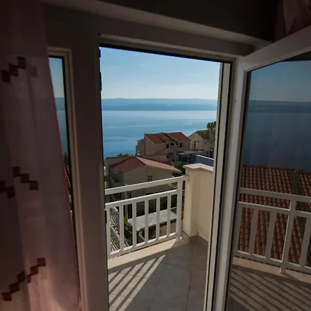 Pero 3 Min Walk To The 3*