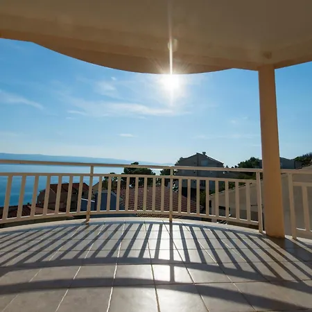 Pero 3 Min Walk To The Lokva Rogoznica