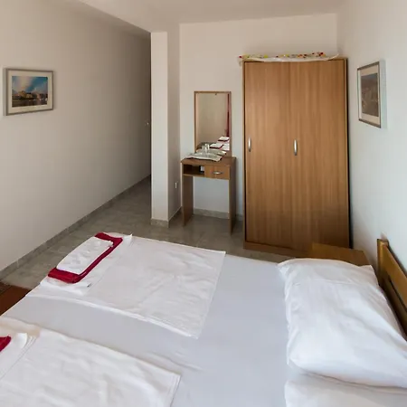 Pero 3 Min Walk To The Frühstückspension 3*