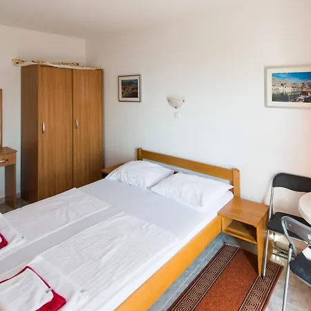 Pero 3 Min Walk To The