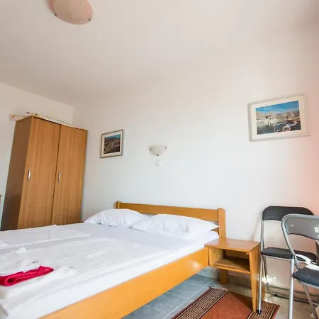 Pero 3 Min Walk To The 3*