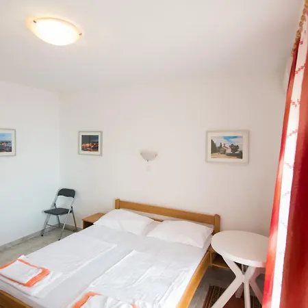 Pero 3 Min Walk To The 3* Lokva Rogoznica