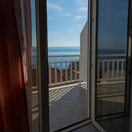 Pero 3 Min Walk To The