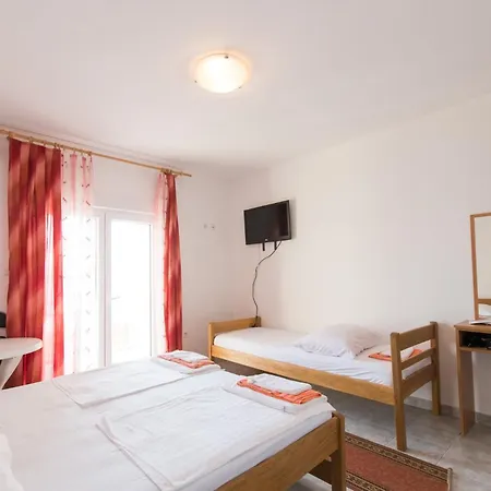 Frühstückspension Pero 3 Min Walk To The