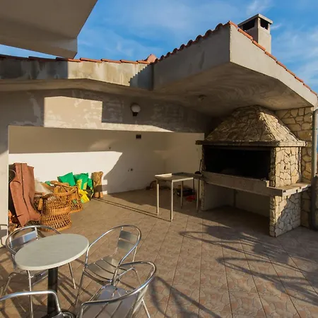 Pero 3 Min Walk To The Frühstückspension Lokva Rogoznica