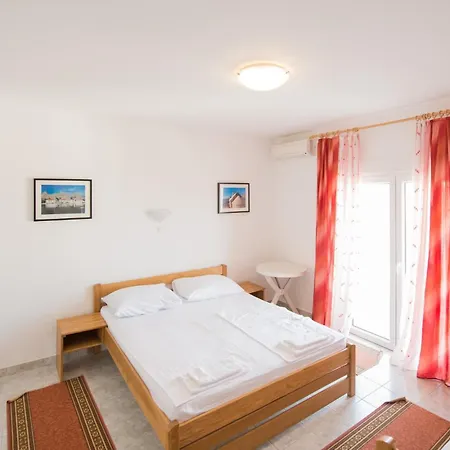 Pero 3 Min Walk To The Frühstückspension 3*