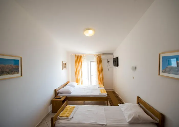 Pero 3 Min Walk To The