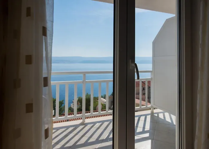 Pero 3 Min Walk To The 3*