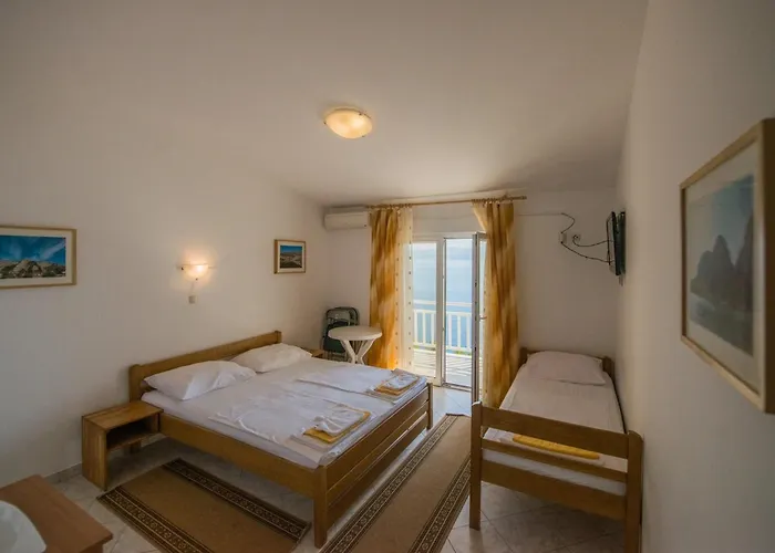 Pero 3 Min Walk To The Frühstückspension Lokva Rogoznica