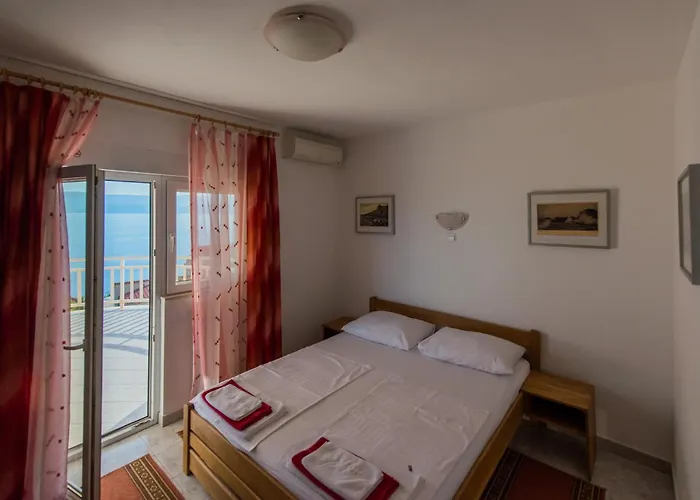 Pero 3 Min Walk To The Lokva Rogoznica