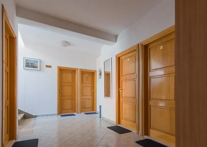 Frühstückspension Pero 3 Min Walk To The