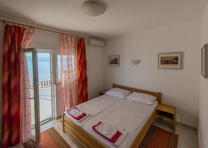 Pero 3 Min Walk To The Frühstückspension Lokva Rogoznica