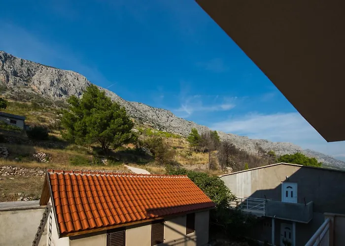 Pero 3 Min Walk To The 3*