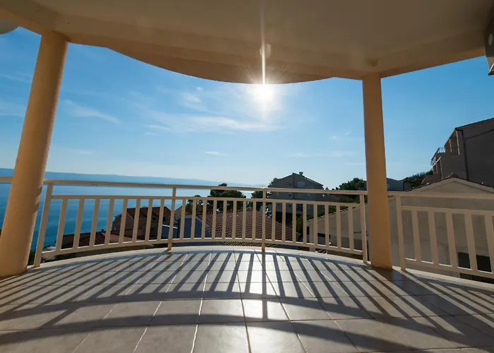 Pero 3 Min Walk To The Lokva Rogoznica