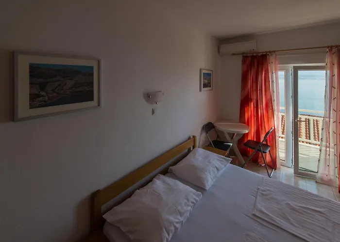 Pero 3 Min Walk To The Frühstückspension Lokva Rogoznica