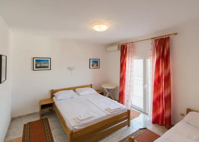 Pero 3 Min Walk To The Frühstückspension 3*